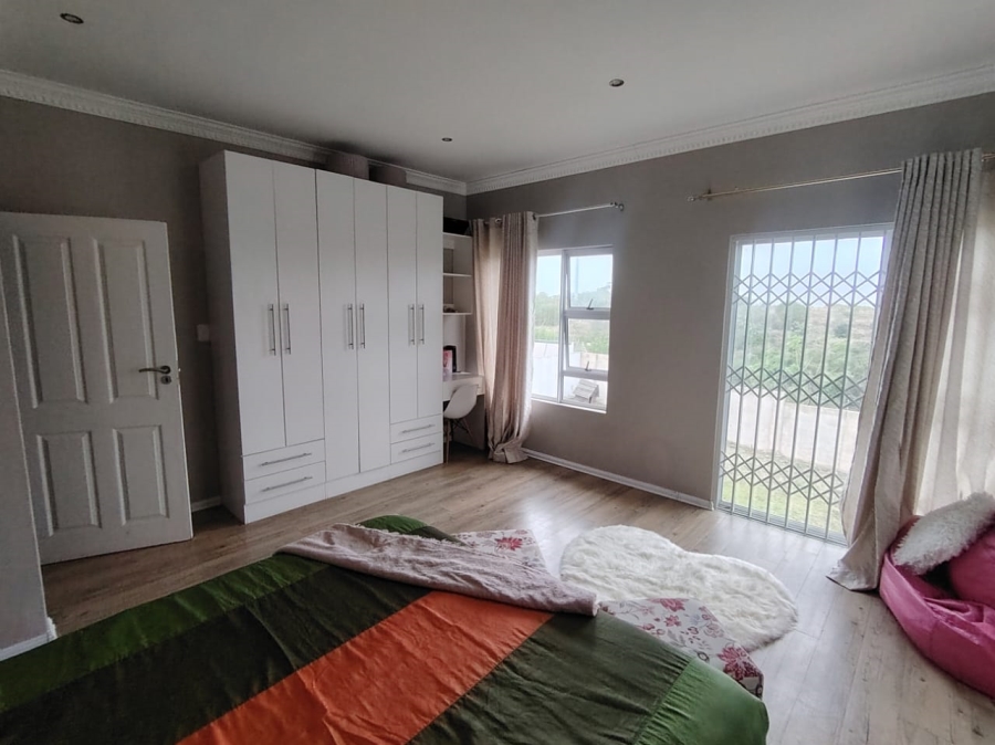 4 Bedroom Property for Sale in Nahoon Valley Park Eastern Cape
